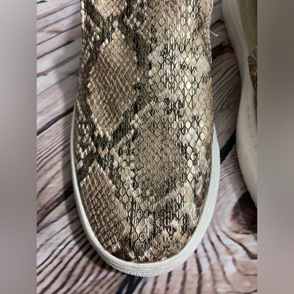 Hey Dude Peyton Shoes Women's 9 Metallic Brown Snake Embossed Slip On Sneakers - Picture 3 of 13